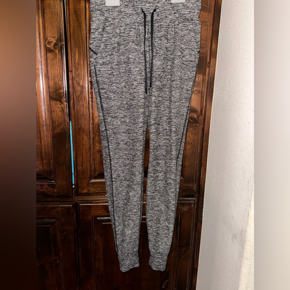 lululemon joggers